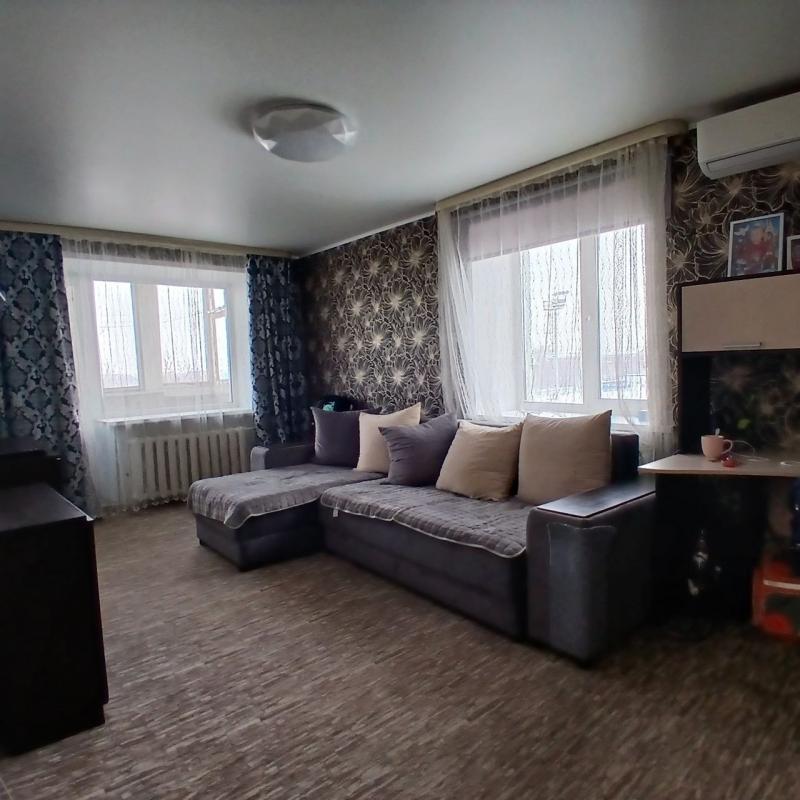 Продается двухкомнатная квартира с раздельными ходами  по адресу г. - Новотроицк