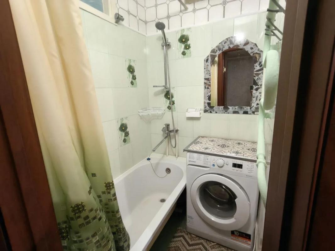 На длительный срок сдаю 1 комнатную квартиру. - Новотроицк