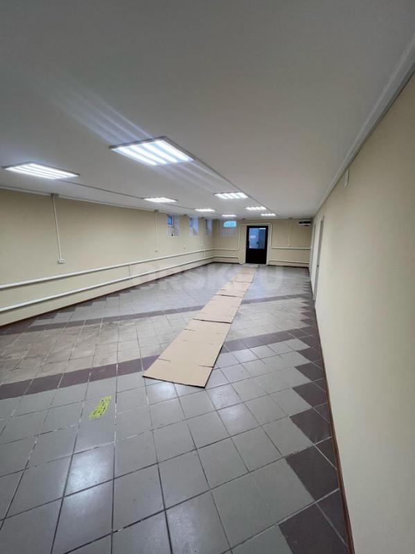 6 МИКРОРАЙОН Сдаются помещения разных площадей (8,36,70 кв/м) на цокольном этаже отдельно стоящего з - Орск