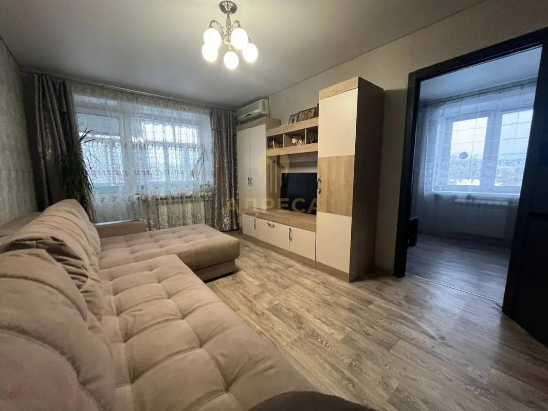 Продается  просторная и светлая 3-комнатная квартира в районе с развитой инфраструктурой. - Оренбург