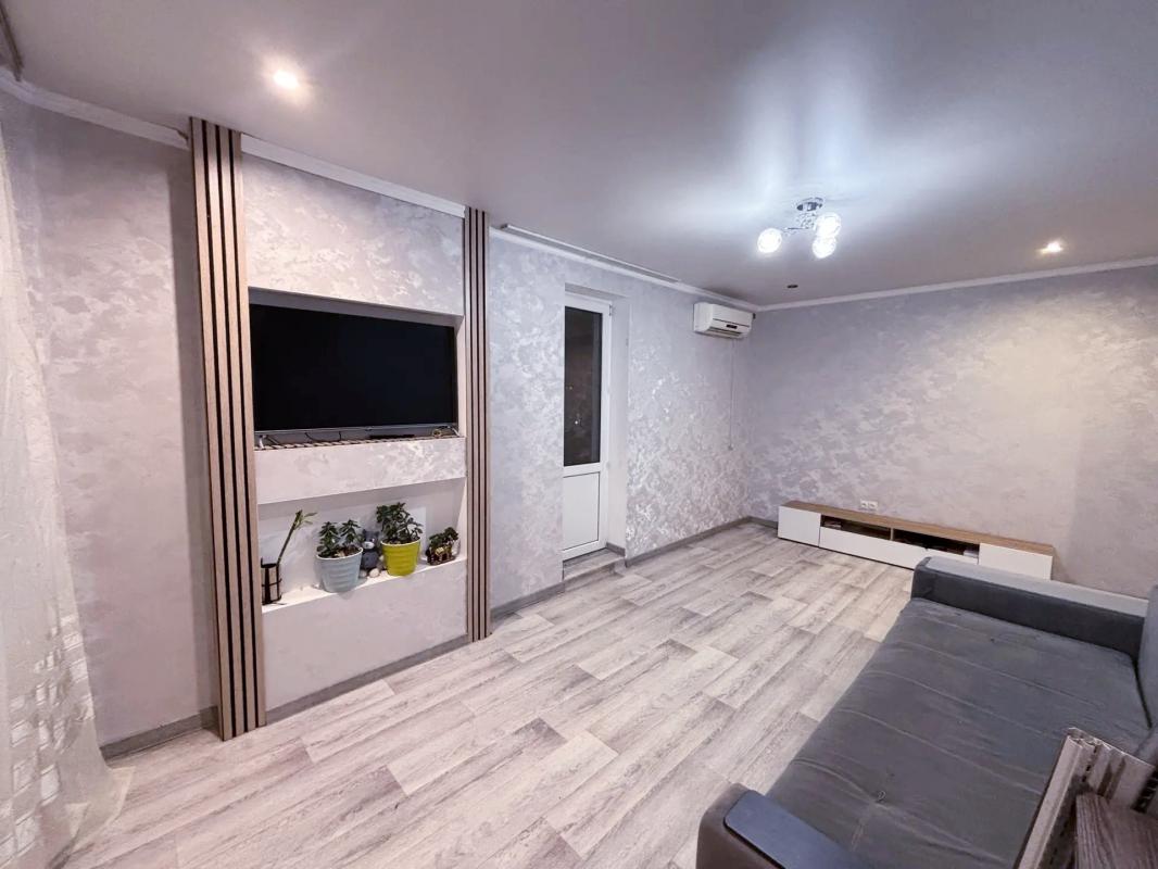 ПРОДАЕТСЯ ХОРОШАЯ УЛУЧШЕННОЙ ПЛАНИРОВКИ 2Х-КОМНАТНАЯ КВАРТИРА В САМОМ ЛУЧШЕМ РАЙОНЕ ГОРОДА на остано - Новотроицк