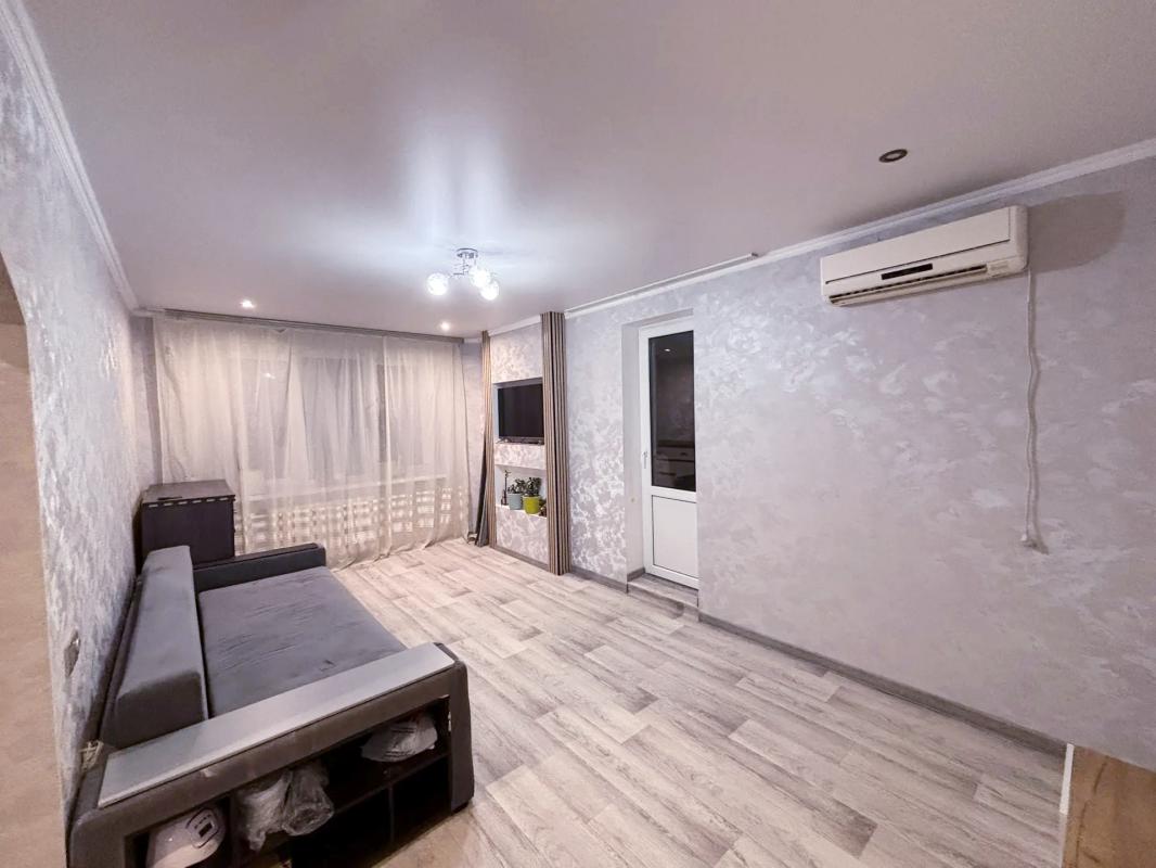 ПРОДАЕТСЯ ХОРОШАЯ УЛУЧШЕННОЙ ПЛАНИРОВКИ 2Х-КОМНАТНАЯ КВАРТИРА В САМОМ ЛУЧШЕМ РАЙОНЕ ГОРОДА на остано - Новотроицк