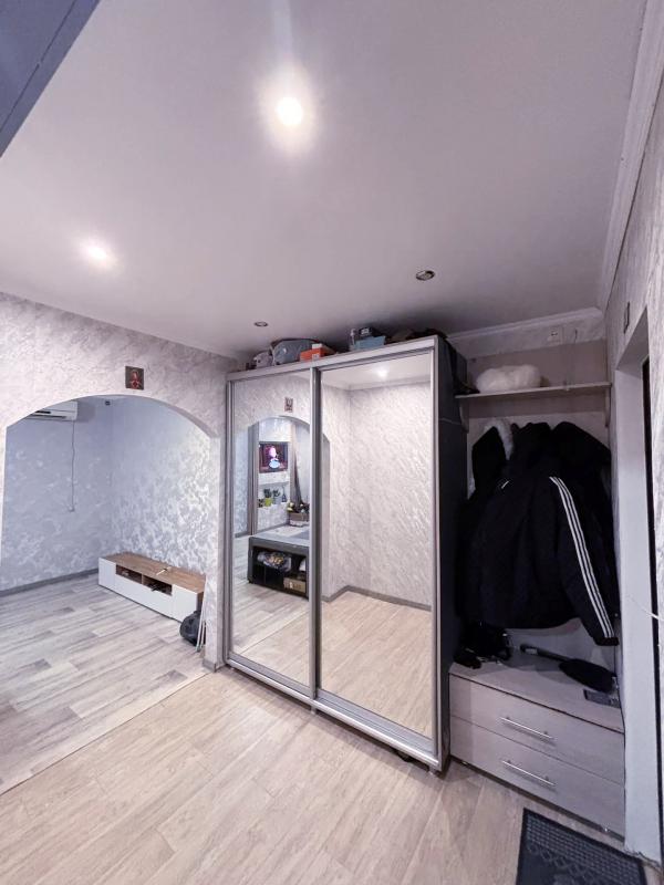 ПРОДАЕТСЯ ХОРОШАЯ УЛУЧШЕННОЙ ПЛАНИРОВКИ 2Х-КОМНАТНАЯ КВАРТИРА В САМОМ ЛУЧШЕМ РАЙОНЕ ГОРОДА на остано - Новотроицк