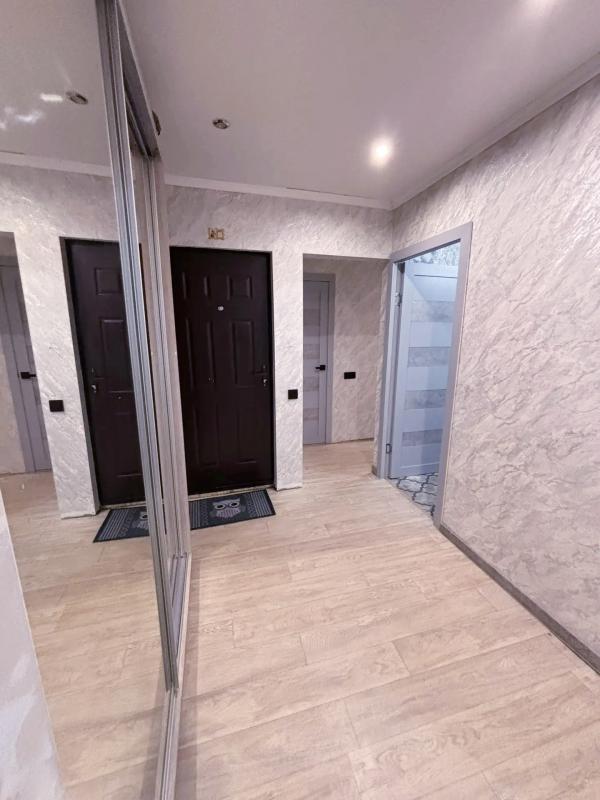 ПРОДАЕТСЯ ХОРОШАЯ УЛУЧШЕННОЙ ПЛАНИРОВКИ 2Х-КОМНАТНАЯ КВАРТИРА В САМОМ ЛУЧШЕМ РАЙОНЕ ГОРОДА на остано - Новотроицк