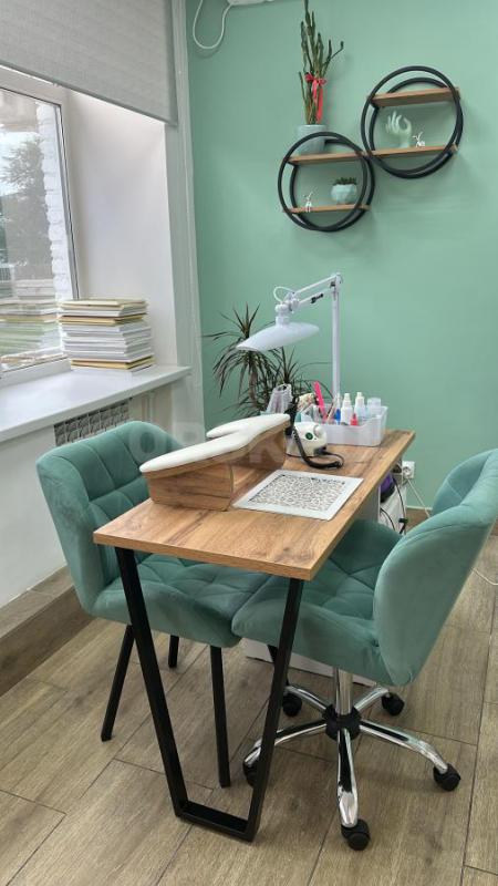 Сдам место в уютной студии чистоплотному мастеру маникюра :) Чернышева 7а. - Орск