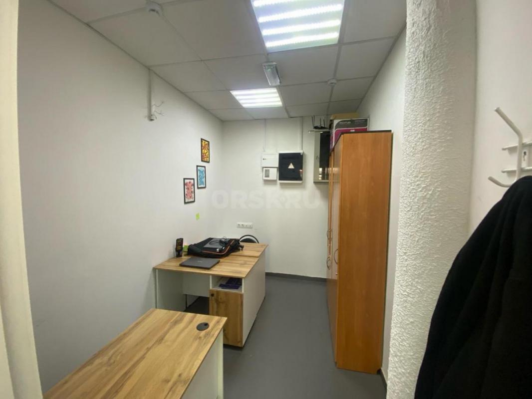 Сдаётся в аренду помещение в офисе в центральном районе города, между ост. - Орск