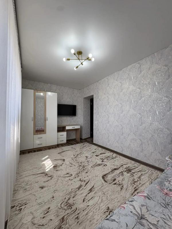 ПРОДАËТСЯ 3-Х КОМНАТНАЯ КВАРТИРА, С НЕОБЫЧНОЙ ПЛАНИРОВКОЙ, НА 5 ЭТАЖЕ, 5-ТИ ЭТАЖНОГО КИРПИЧНОГО ДОМА - Новотроицк