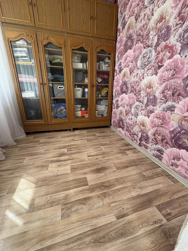 ПРОДАËТСЯ 3-Х КОМНАТНАЯ КВАРТИРА, С НЕОБЫЧНОЙ ПЛАНИРОВКОЙ, НА 5 ЭТАЖЕ, 5-ТИ ЭТАЖНОГО КИРПИЧНОГО ДОМА - Новотроицк
