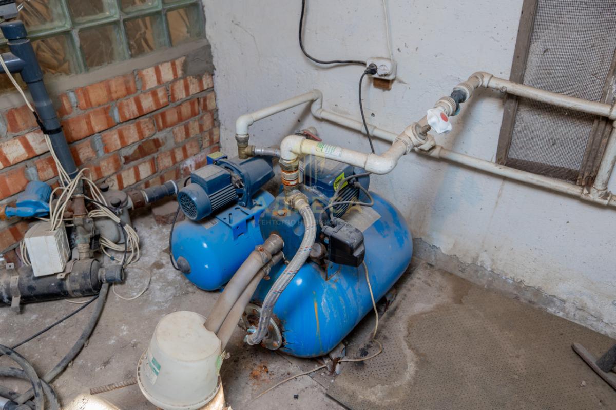 Продаём просторный и надёжный двухэтажный дом для большой семьи. - имени 9 Января