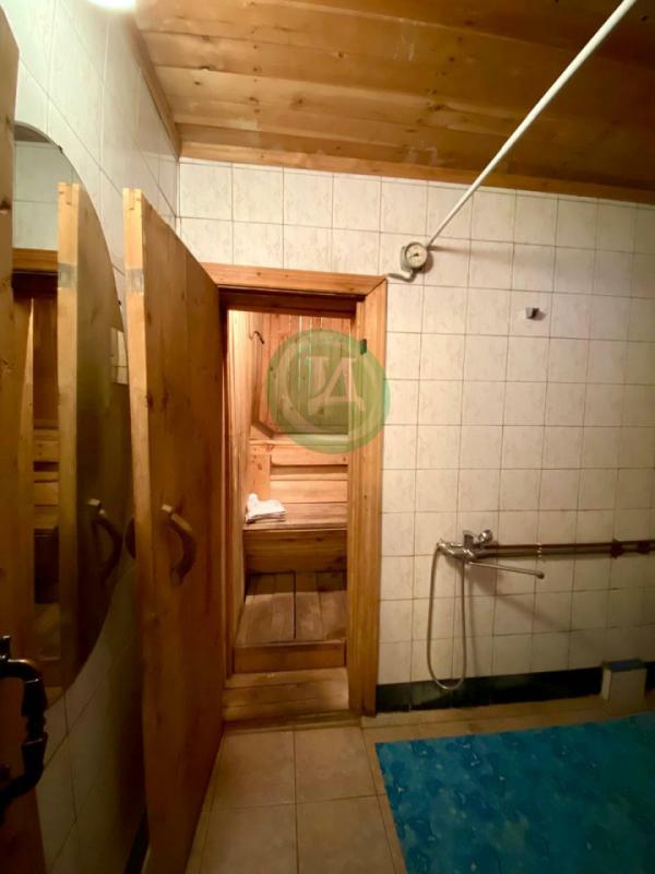 К продаже предлагается индивидуальный жилой дом на земельном участке полностью пригодный для комфорт - Орск