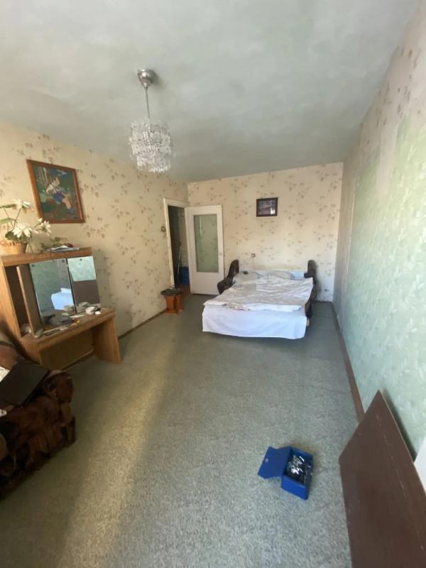 В продаже улучшенная  3-комнатная квартира по адресу:  г. - Новотроицк