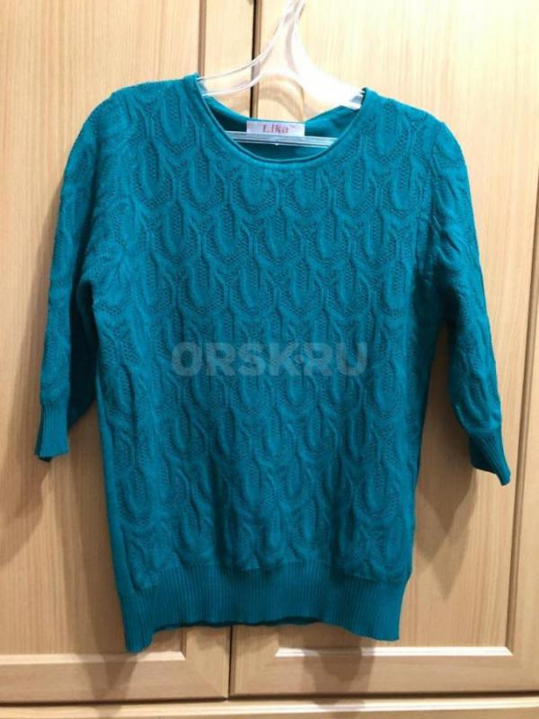 Костюмы р.48,50,52, свитера р.46, все вещи в отличном состоянии, ватные штаны р.52-54 - все по 200 р - Орск