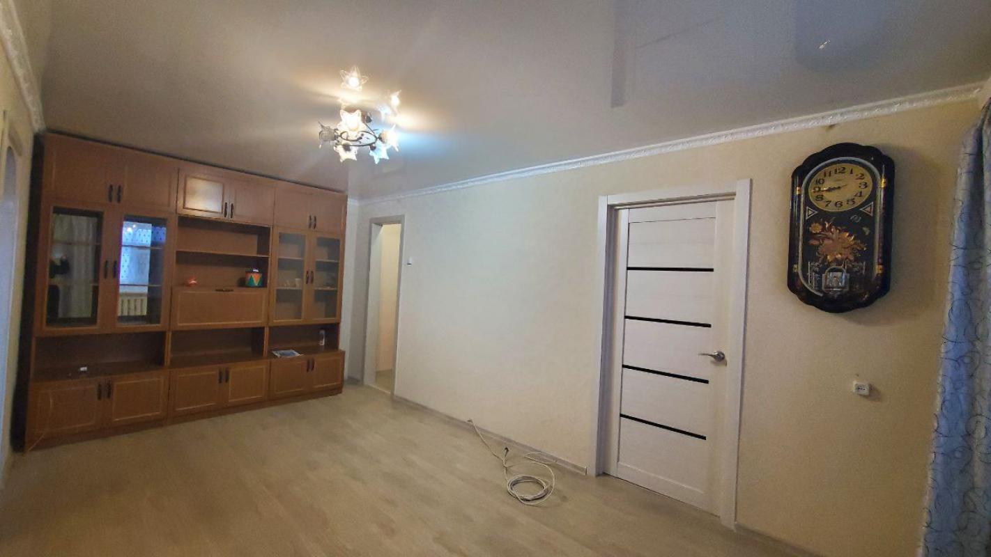 Продается уютная 2-комнатная квартира  расположенная на 2 этаже 5-этажного блочного дома по адресу: - Гай