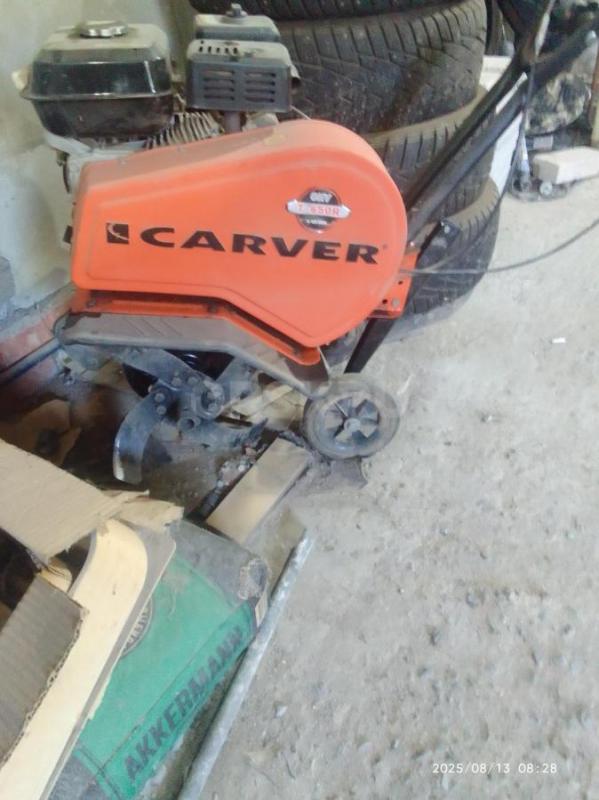 Продам мотоплуг Carver б.у использовался два раза по три фрезы с каждой стороны разборные - Орск