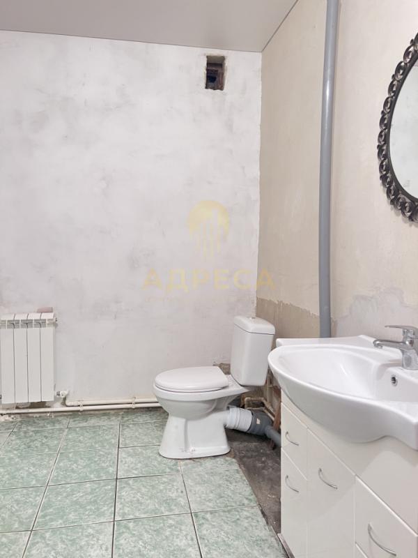 Продаётся 2-х этажный дом с земельным участком площадью 9 соток. - Кувандык