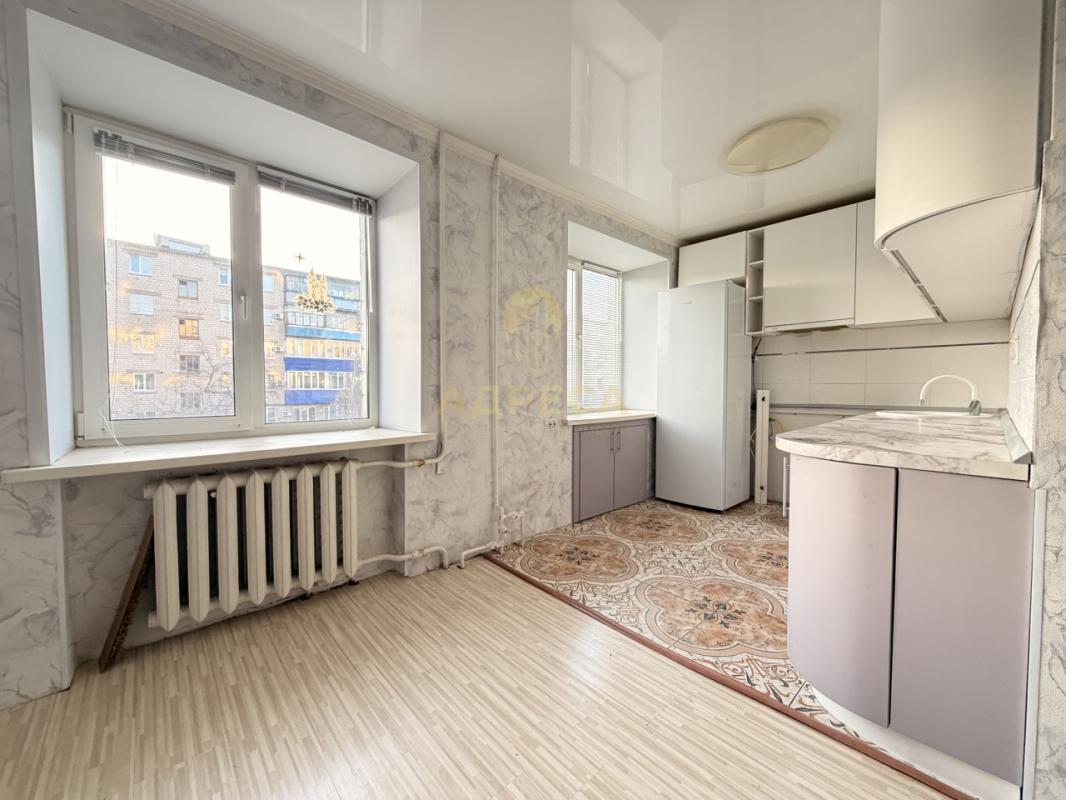 Продаётся просторная 3-х комнатная квартира на 2 этаже 5-ти этажного КИРПИЧНОГО дома. - Медногорск