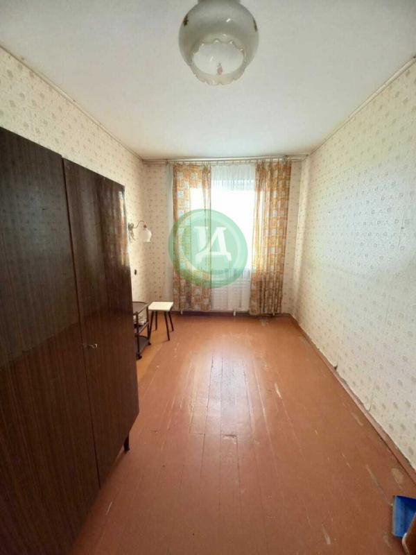 Продам 4-х комнатную квартиру в центре города по ул. - Орск