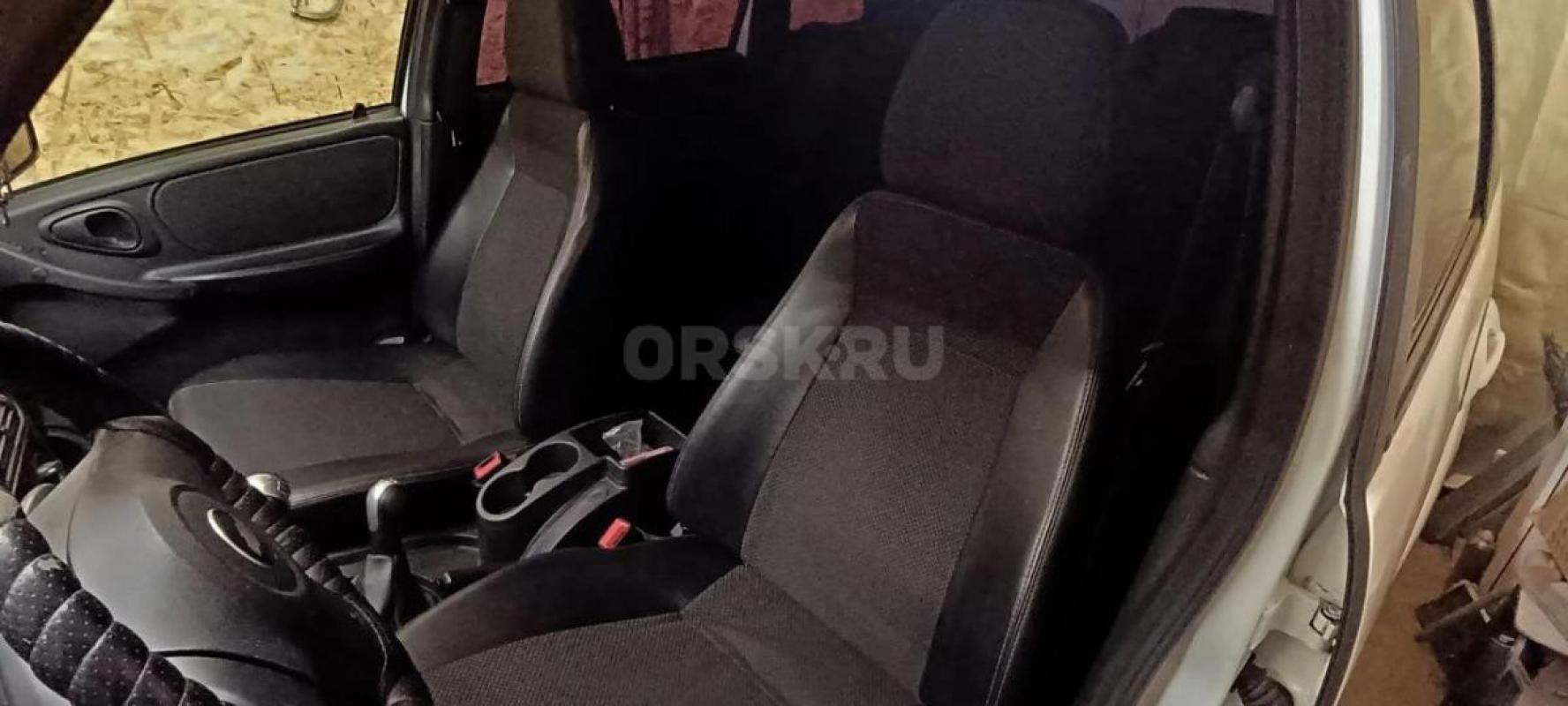 Продам (собственник) niva Chevrolet полностью обслужена, в руках у пенсионера 8 лет, следил всегда т - Орск