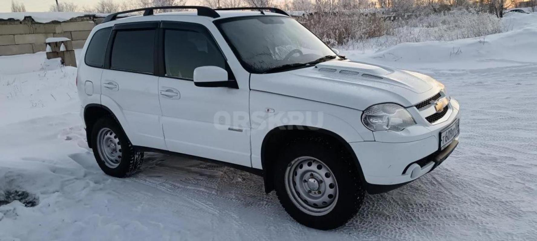 Продам (собственник) niva Chevrolet полностью обслужена, в руках у пенсионера 8 лет, следил всегда т - Орск