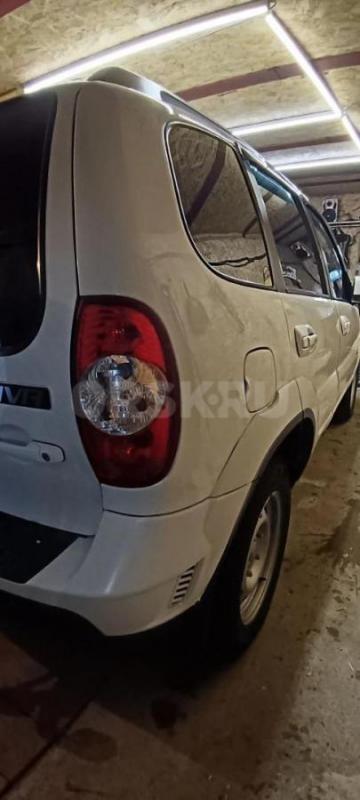 Продам (собственник) niva Chevrolet полностью обслужена, в руках у пенсионера 8 лет, следил всегда т - Орск