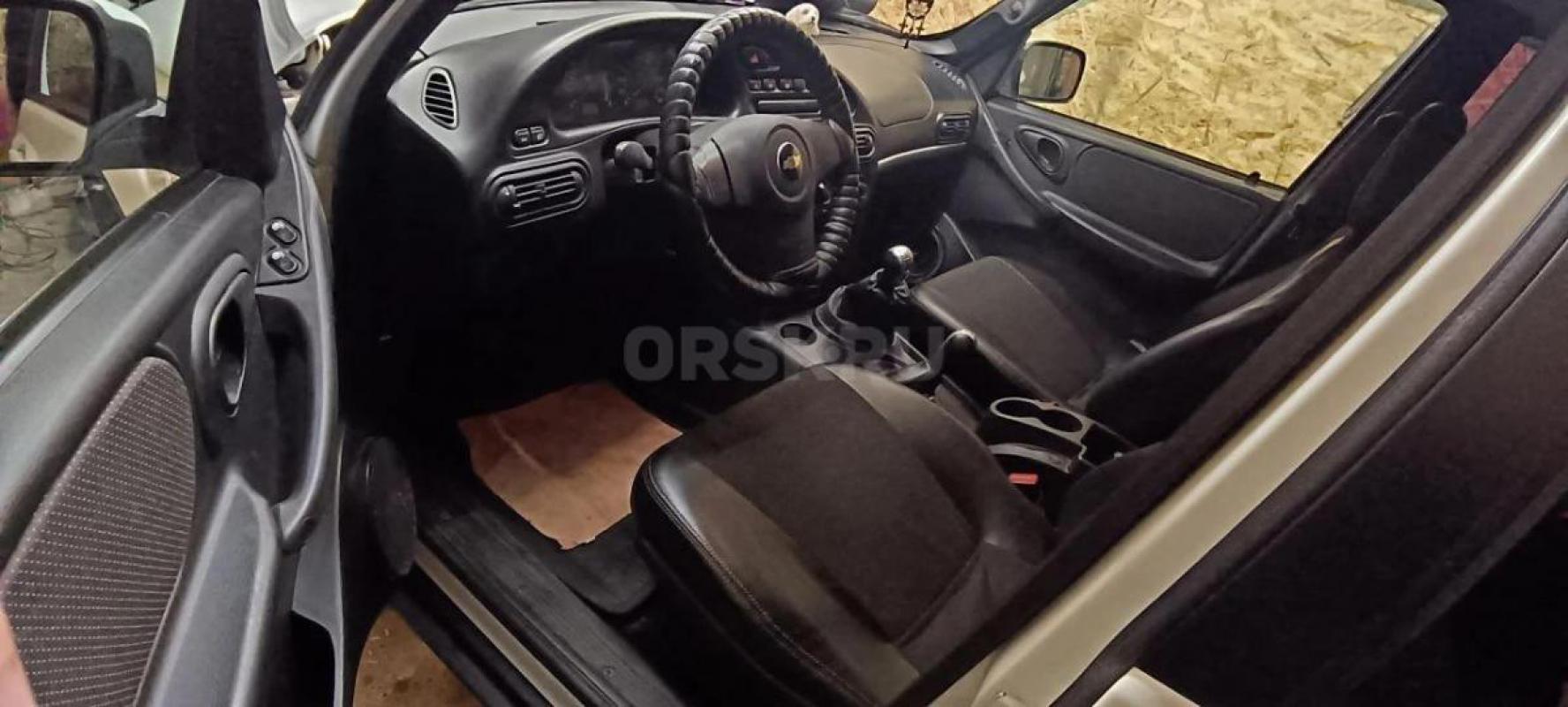 Продам (собственник) niva Chevrolet полностью обслужена, в руках у пенсионера 8 лет, следил всегда т - Орск