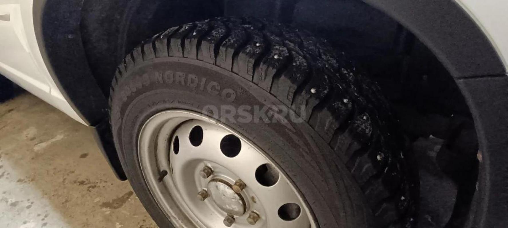 Продам (собственник) niva Chevrolet полностью обслужена, в руках у пенсионера 8 лет, следил всегда т - Орск