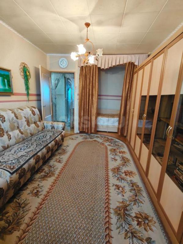 Продается теплая 2-х комнатная квартира, планировка распашонка, по 
ул. - Орск