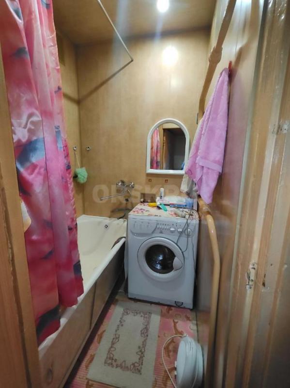 Продается теплая 2-х комнатная квартира, планировка распашонка, по 
ул. - Орск