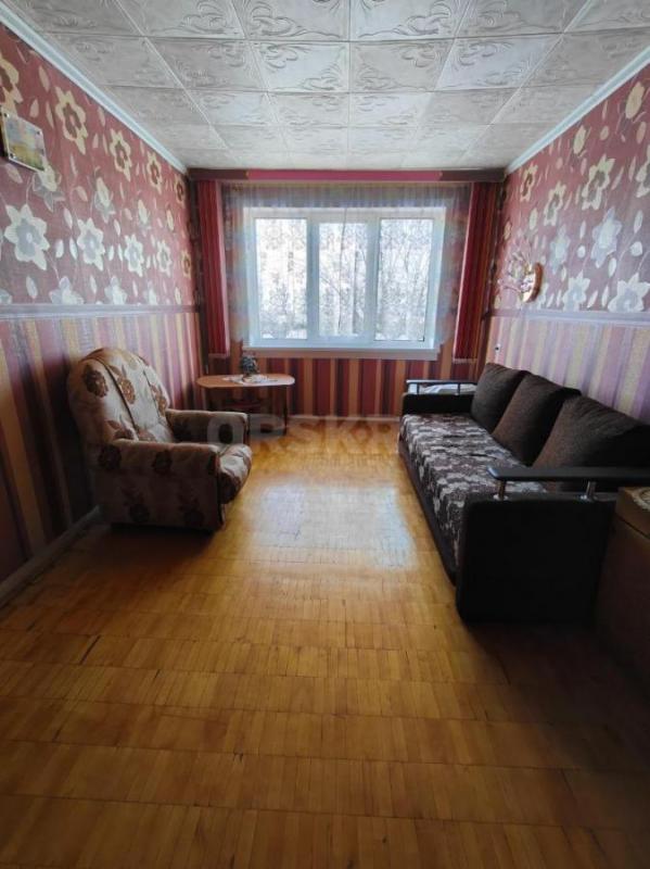 Продается теплая 2-х комнатная квартира, планировка распашонка, по 
ул. - Орск