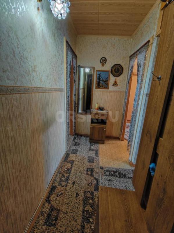 Продается теплая 2-х комнатная квартира, планировка распашонка, по 
ул. - Орск