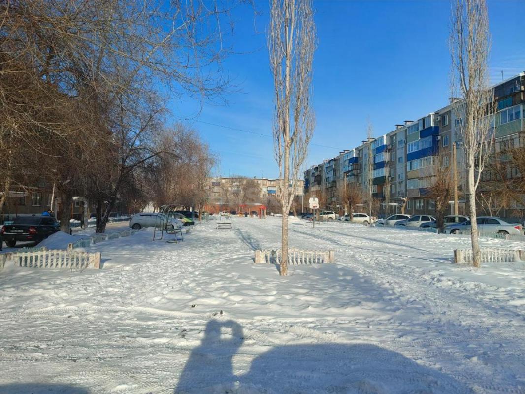 Продается теплая 2-х комнатная квартира, планировка распашонка, по 
ул. - Орск