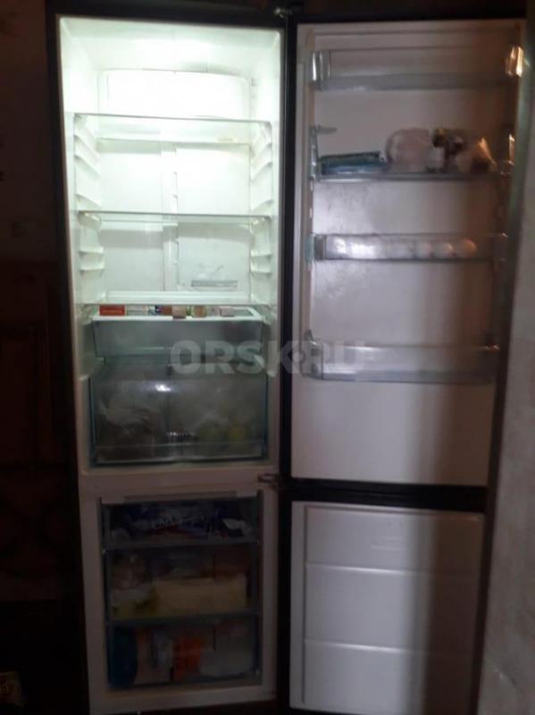 Продаётся  холодильник   Electrolux  европейской сборки Б/У  
Ориентировочно куплен в 1910г. - Орск