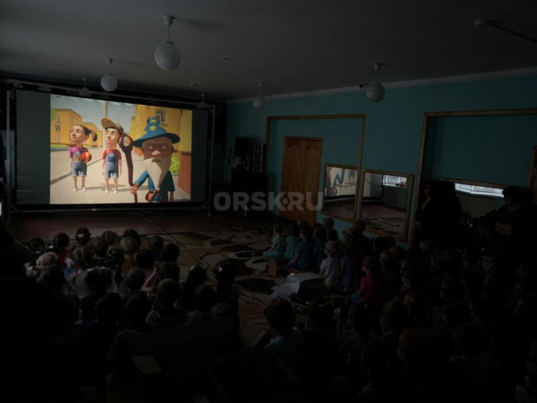 ПРОДАМ ПEPEДBИЖНОЙ 3D КИНOТEАTP! - Орск