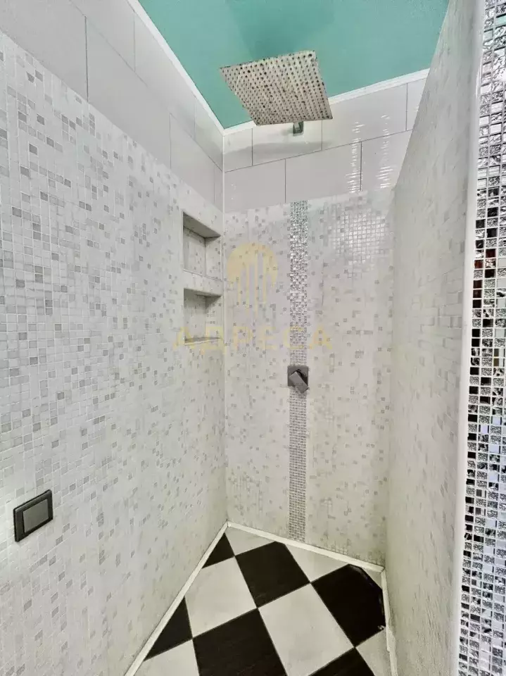 Продается шикарный двухэтажный дом  мансардного типа. - Оренбург