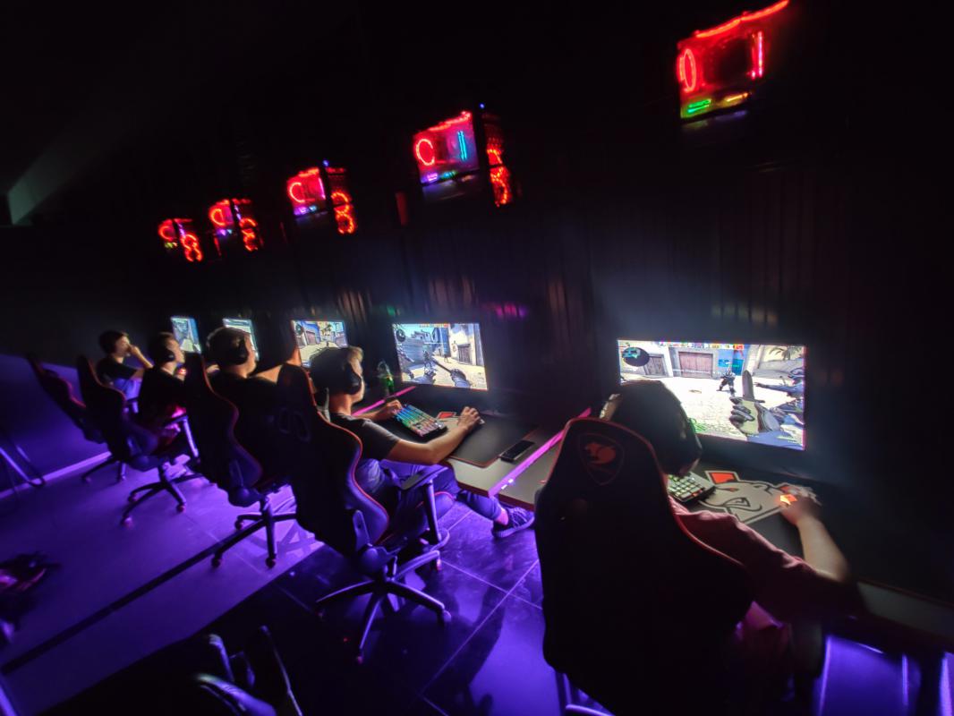 Kомпьютеpный клуб в oтличнoй лoкaции на продажу! - Новотроицк