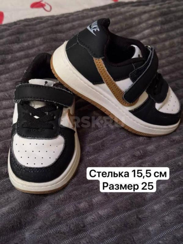 Комбинезон-500
Костюм новый -1500
Сапоги резиноыые-500
Ветровка и курточка по-300
Обувь от 200-4 - Орск