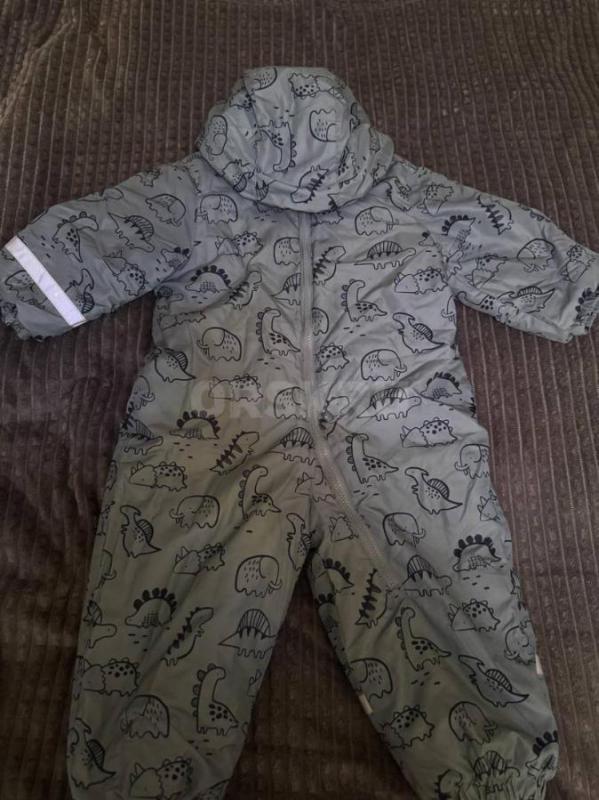 Комбинезон-500
Костюм новый -1500
Сапоги резиноыые-500
Ветровка и курточка по-300
Обувь от 200-4 - Орск