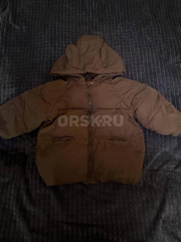 Комбинезон-500
Костюм новый -1500
Сапоги резиноыые-500
Ветровка и курточка по-300
Обувь от 200-4 - Орск