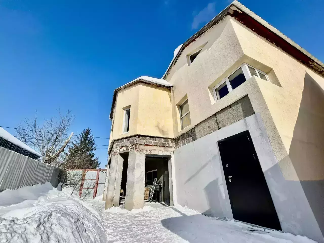 Продается шикарный двухэтажный дом  мансардного типа. - Оренбург