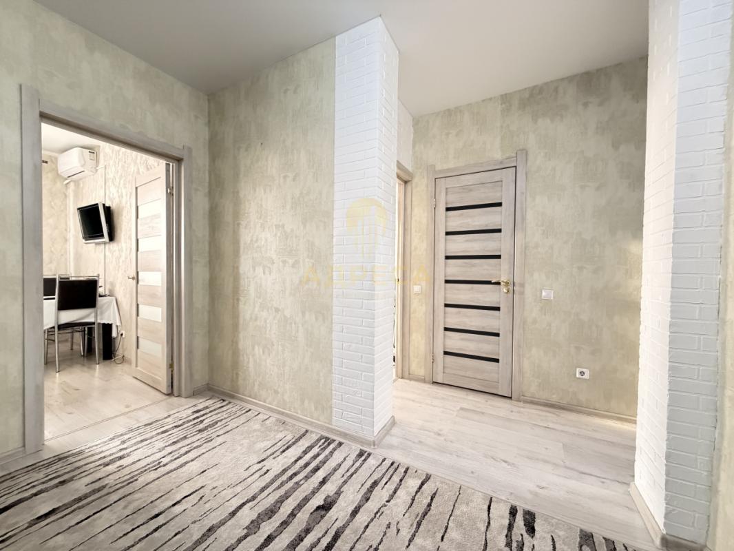 Продается квартира, полностью с ремонтом, расположенная на 17-м этаже монолитного дома. - Оренбург