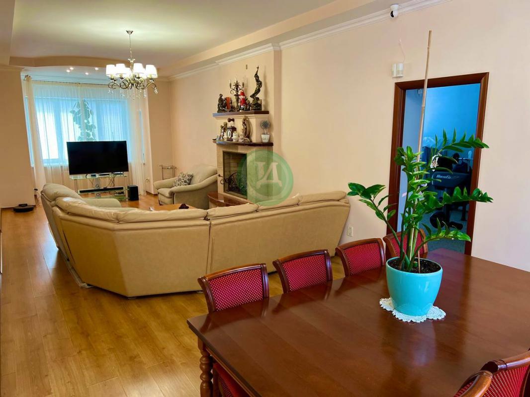 Продам 2-этажный кирпичный утепленный дом 363,7 кв. - Орск