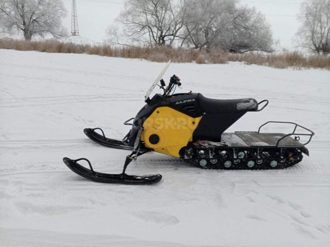 Продам снегоход Альфа 3 в отличном состоянии, 
электростартер,
подогревы рукоятки и курка газа , - Орск