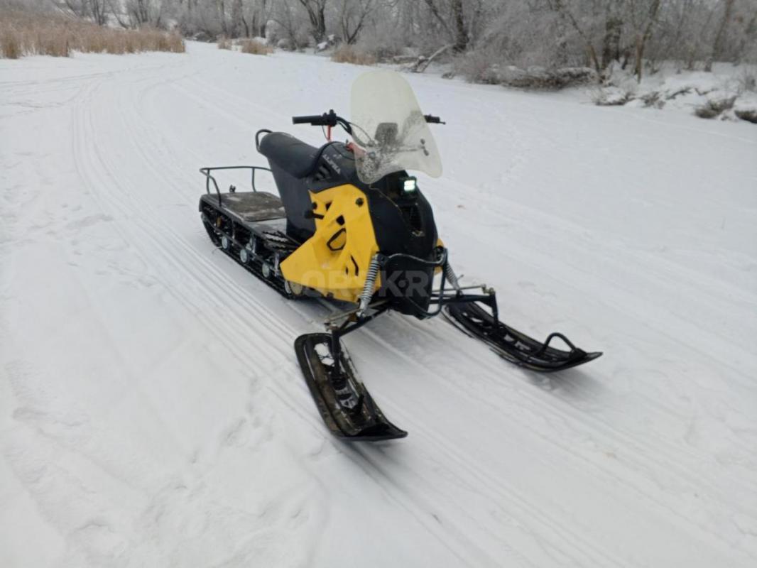 Продам снегоход Альфа 3 в отличном состоянии, 
электростартер,
подогревы рукоятки и курка газа , - Орск