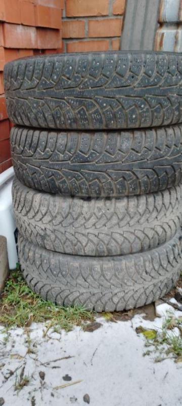 Продам комплект зимних шин 205/65/15 . - Новотроицк
