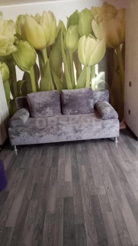 продам диван срочно,состояние идеальное.саморазбор,самовывоз.цена 13000 - Орск