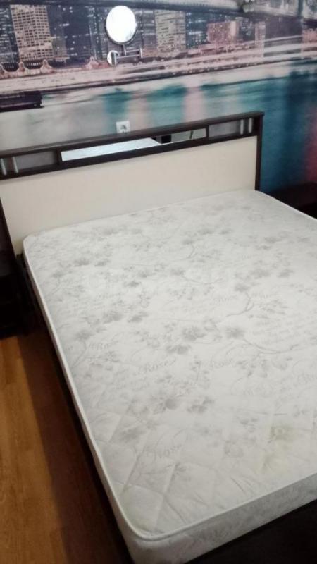 продам спальный гарнитур,кровать,шкаф,2 тумбочки.состояние идеальное.торг уместен.саморазбор,самовыв - Орск