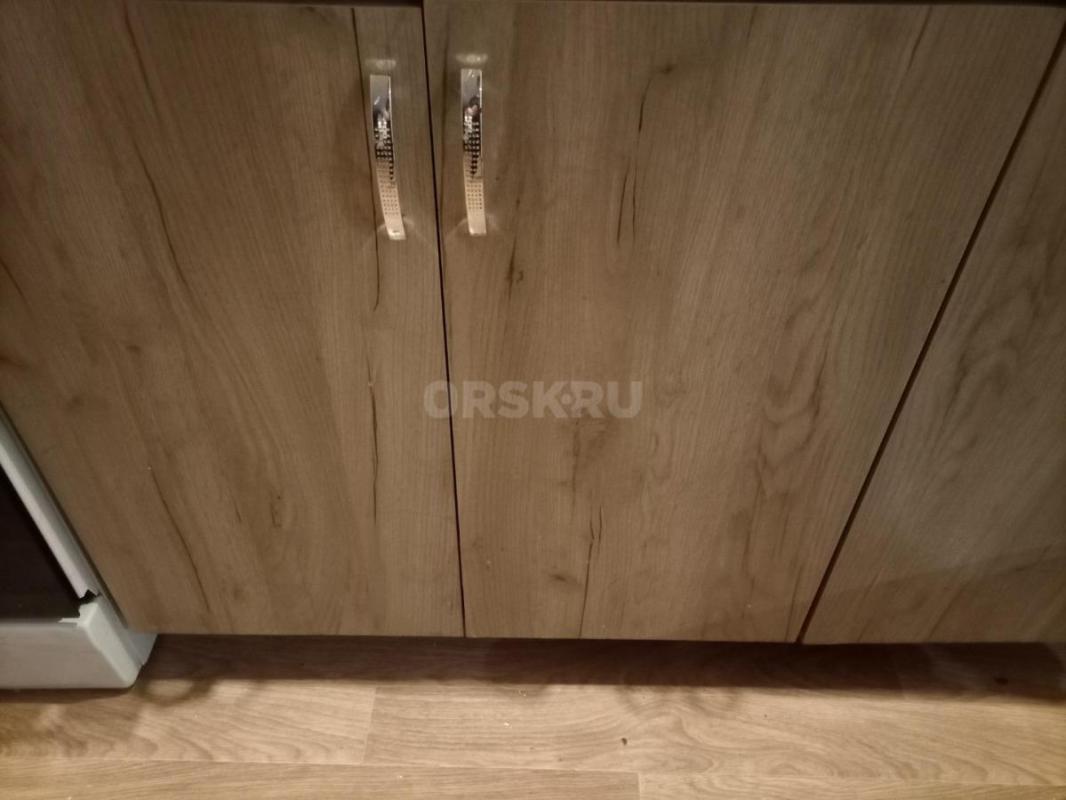 Продам Кухонный гарнитур 3 навесных шкафа, шкпф под мойку, и 2 шкафа нижних - Орск