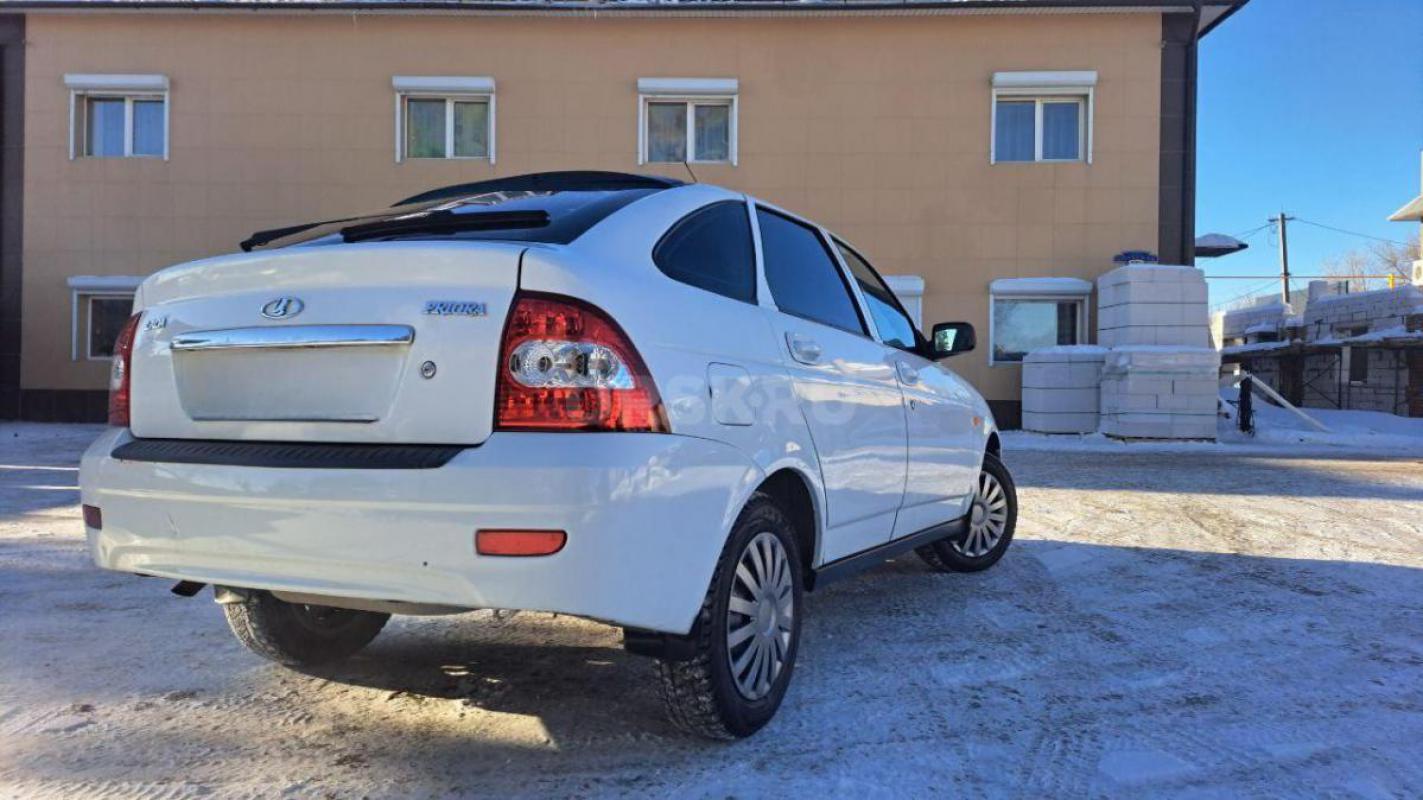 Продам LADA PRIORA в отличном состоянии, 16 клапанная, 1.6, имеется ГУР, ЭСП, электрозеркала, музыка - Орск