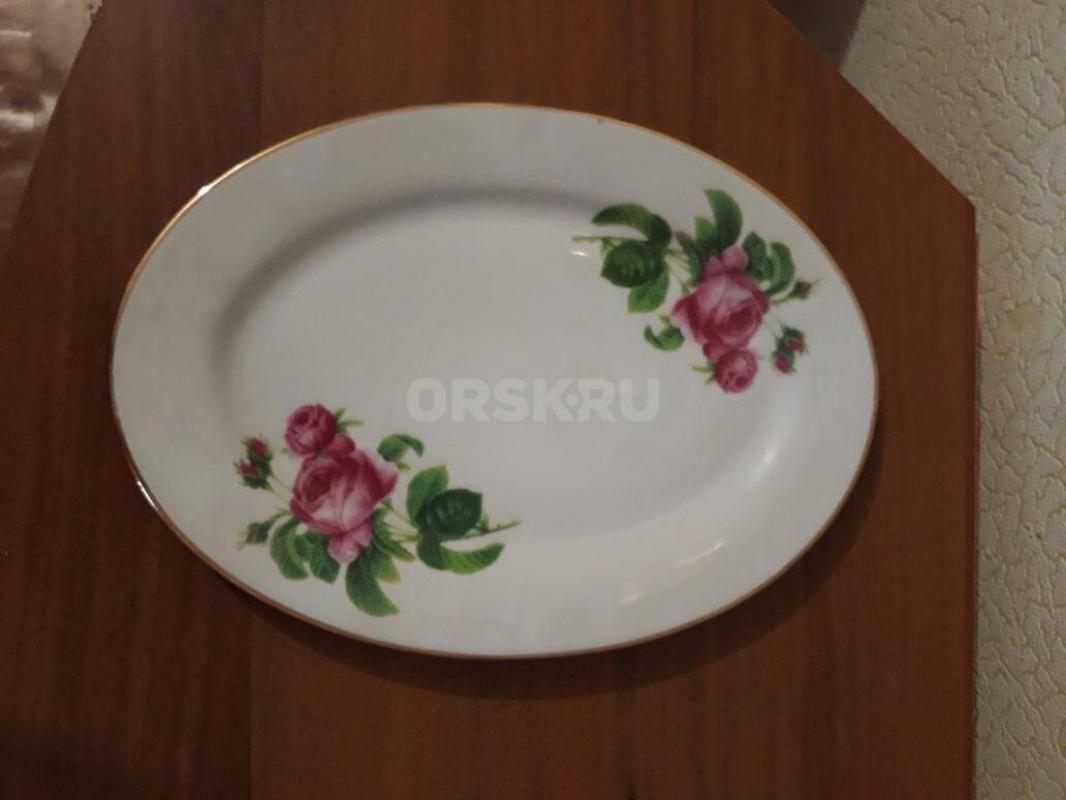 Посуда -первое блюдо  -30 см, 400 руб., второе - 30 см на 21 см.-250 руб., третье ( 2 шт.) 27 см на - Орск