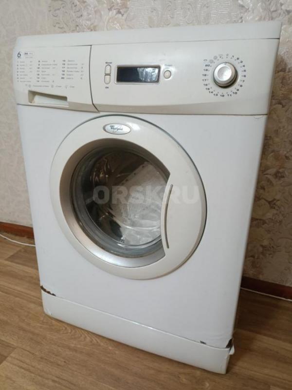 Стиральная машина - автомат Whirlpool в рабочем состоянии. - Новотроицк